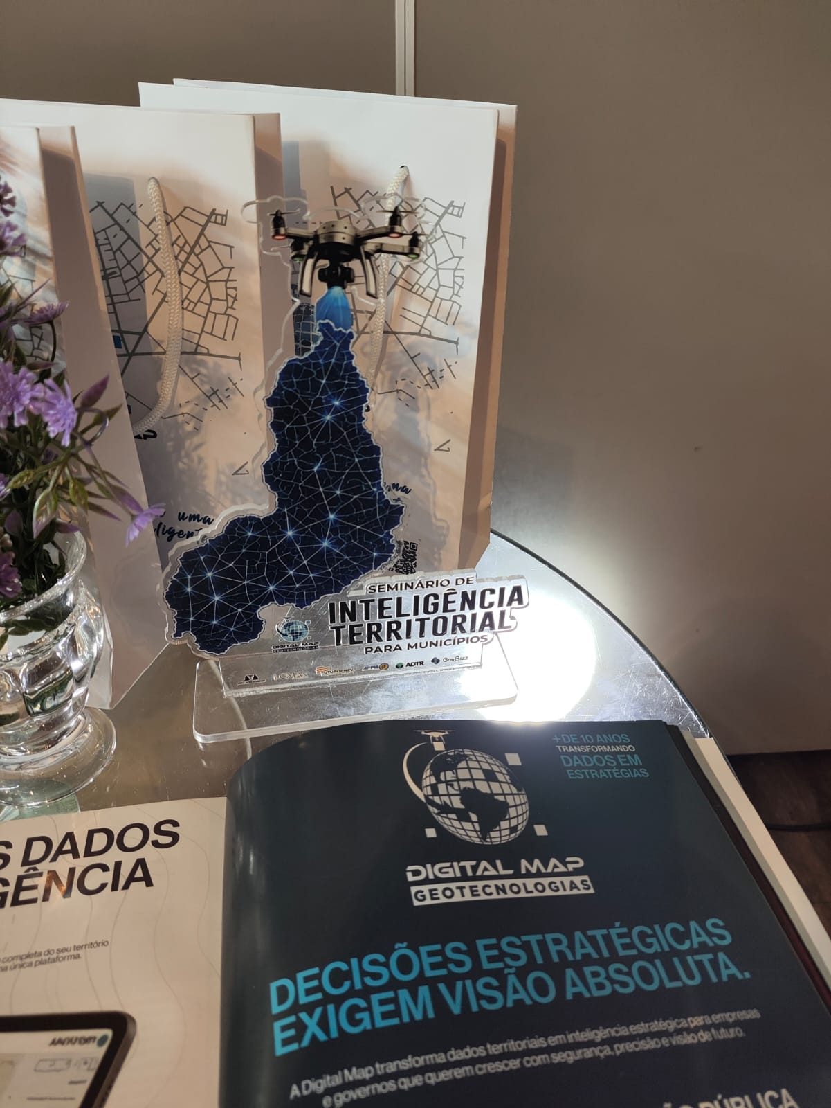 Troféu em Acriílico Cristal 3mm Adesivado com DTF UV md 20x25
